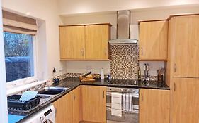 Comfortable 2 Bed Townhouse. Near To Amenities.